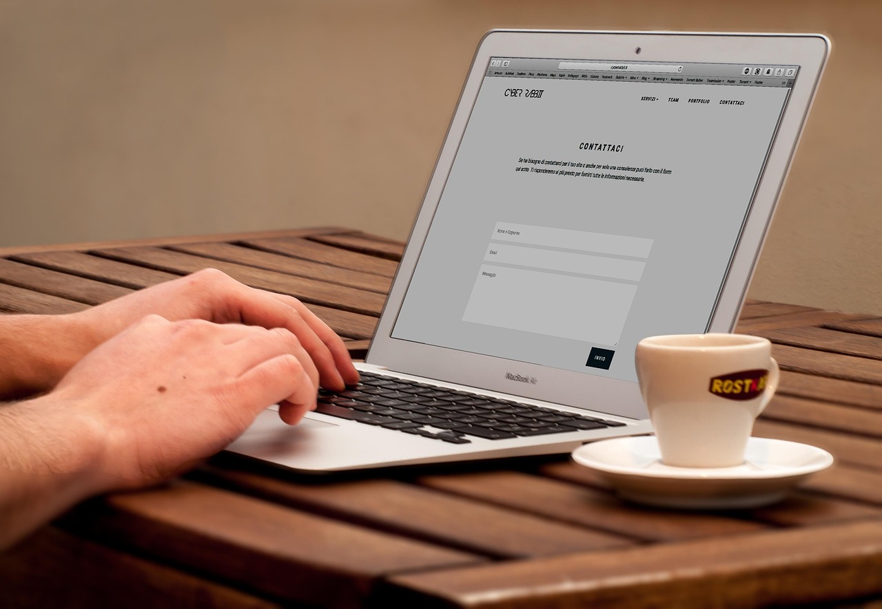 UI/UX DESIGN